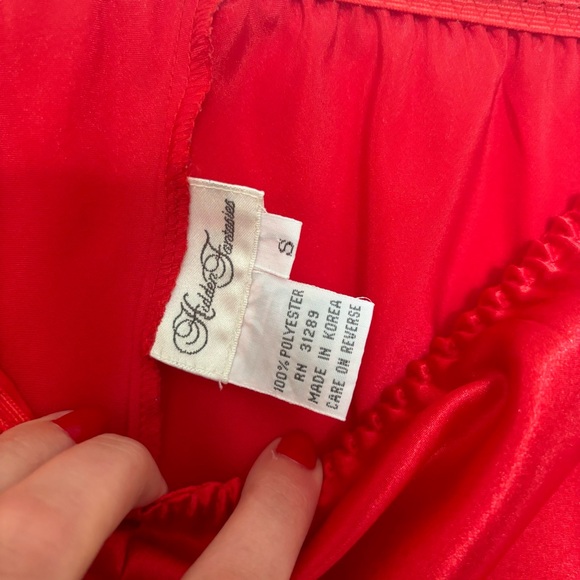 Vintage 90s Hidden Fantasies Dreamin' Of You Red Satin Two-Piece Sleepwear Set - Picture 8 of 13
